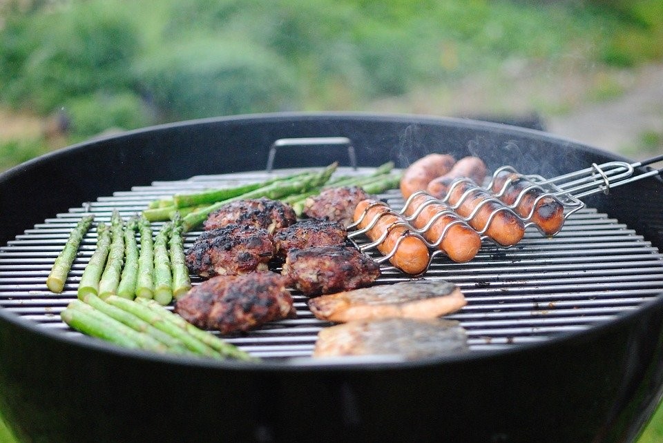 Astuce d’été : Nettoyez vos grilles de barbecue